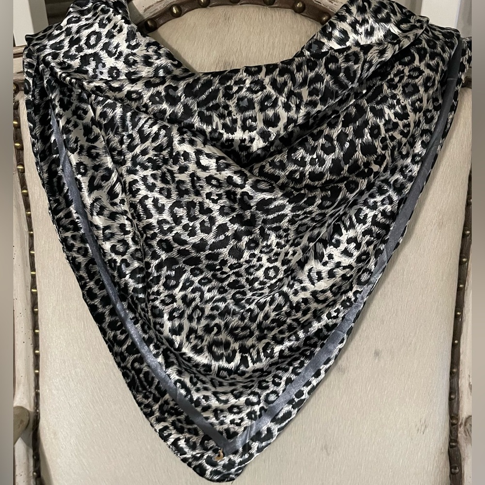 🩶🤍🖤Rowdy Crowd Western Wild Rag Cowgirl Rode Cheetah Snow Leopard Grey Black🖤🤍🩶